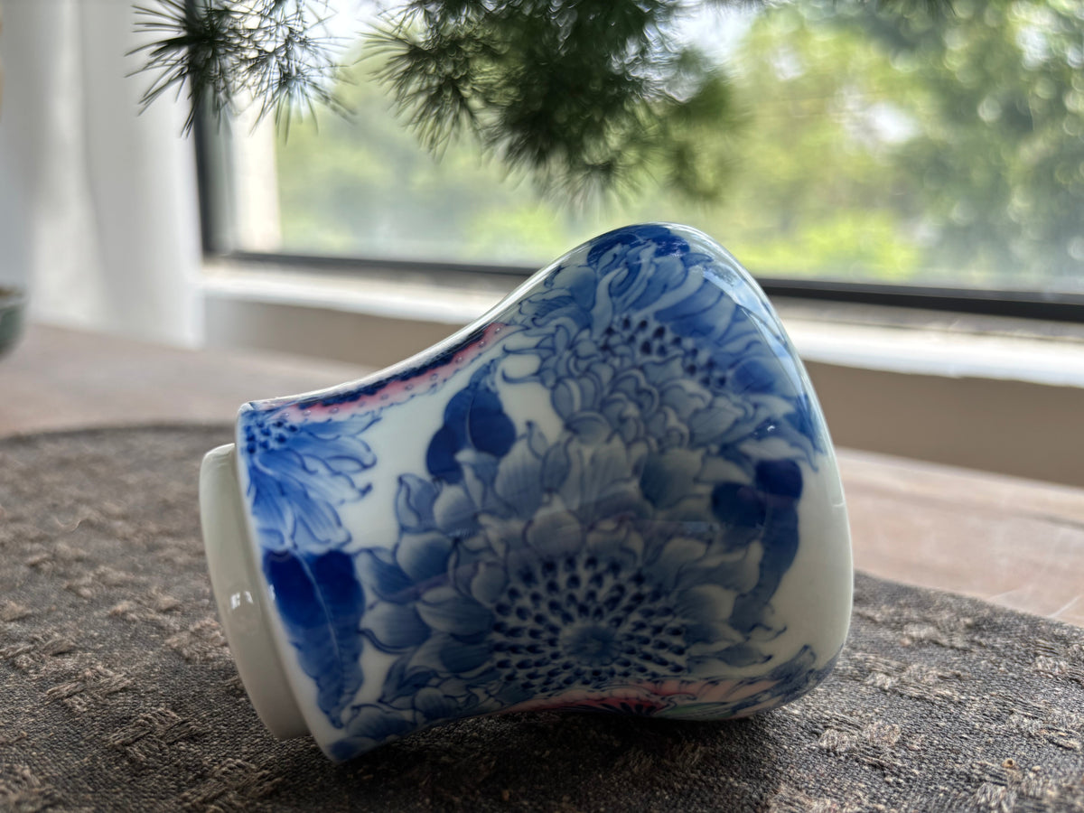 Sunflower Blue-and-White Hand Cup